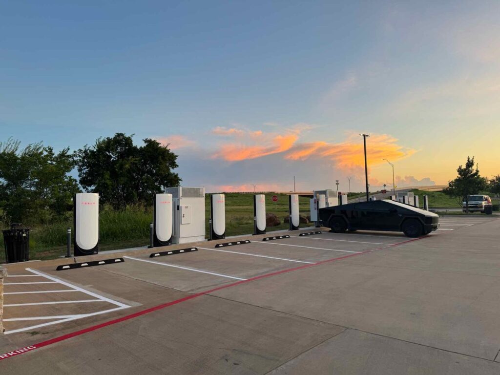 Tesla Expands Global Supercharger Network to 70,000 Stalls with Addition of 10,000 in Eight Months