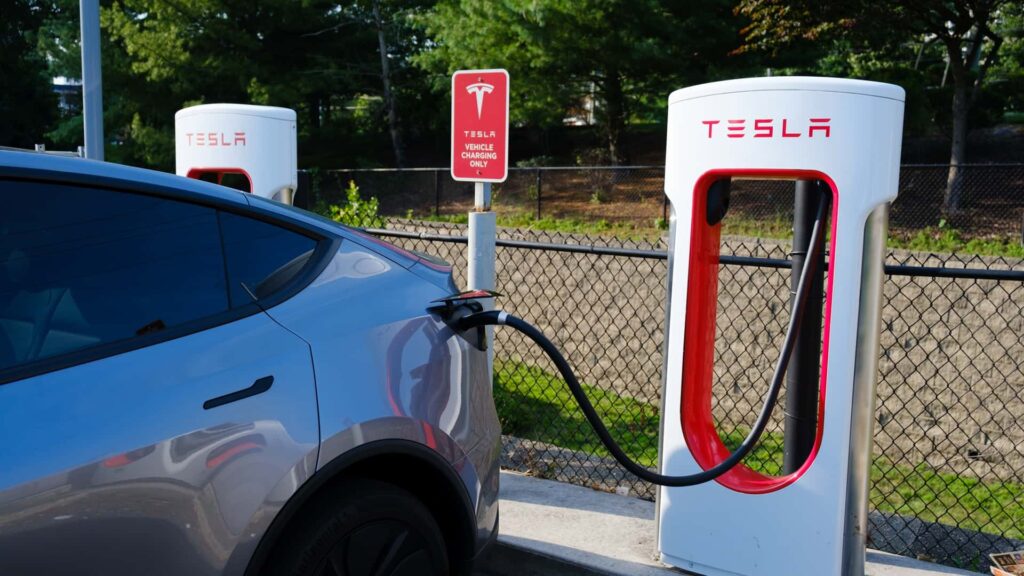 Tesla Aims to Improve Door Accessibility in Emergency Scenarios