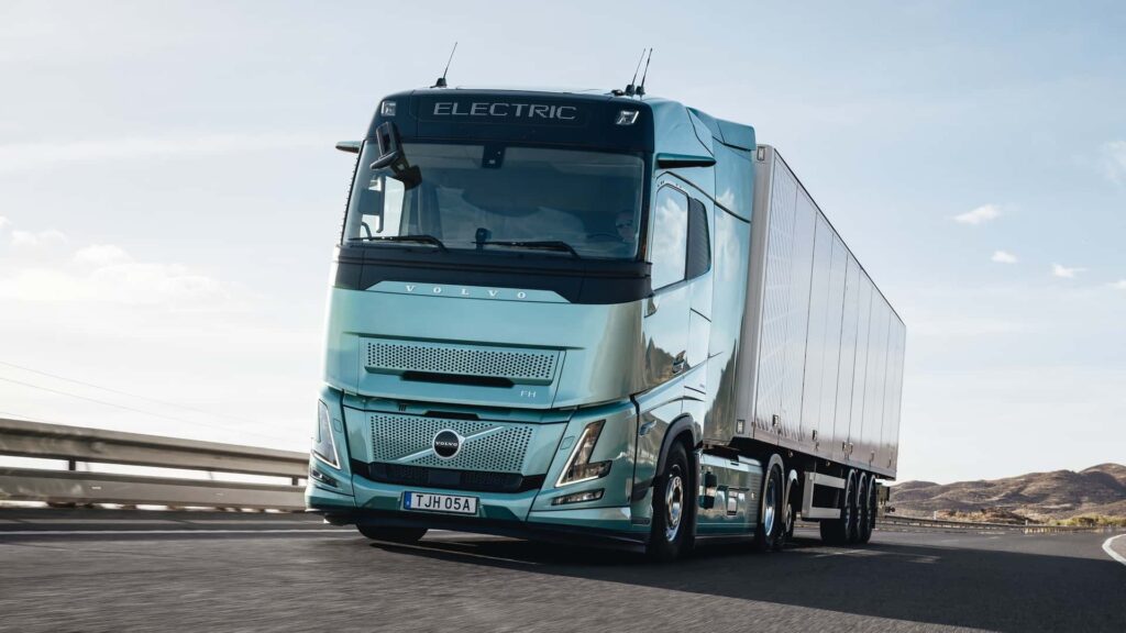 Volvo’s Top Electric Truck Now Boasts More Than 400 Miles of Range