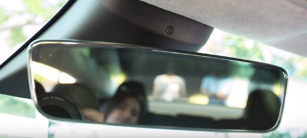 Tesla reduces driver monitoring in latest Full Self-Driving update